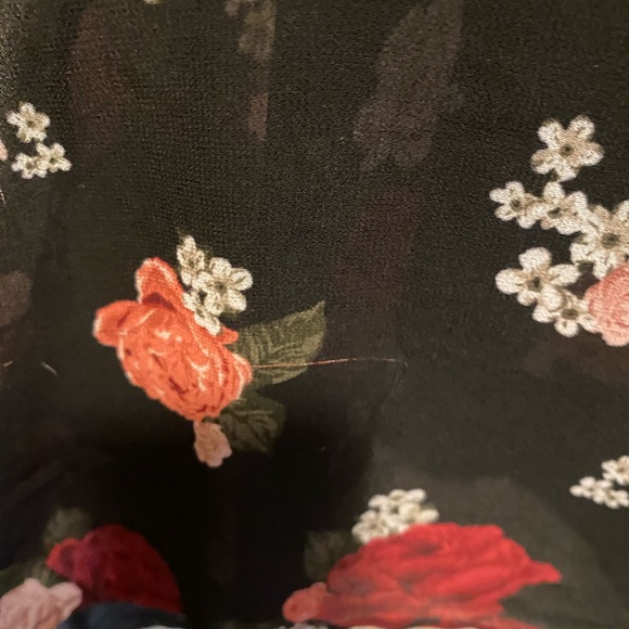 torrid Black Floral Chiffon Sharkbite Swing Tee - Picture 6 of 10